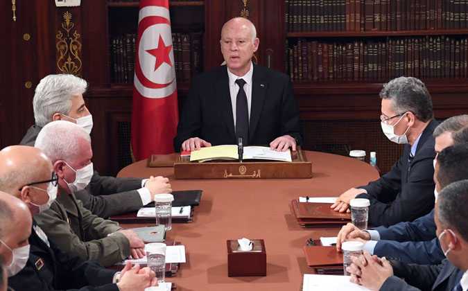 قيس سعيد للنواب : الدولة التونسية ليست لعبة ومؤسساتها لا تقوم على الارساليات القصيرة